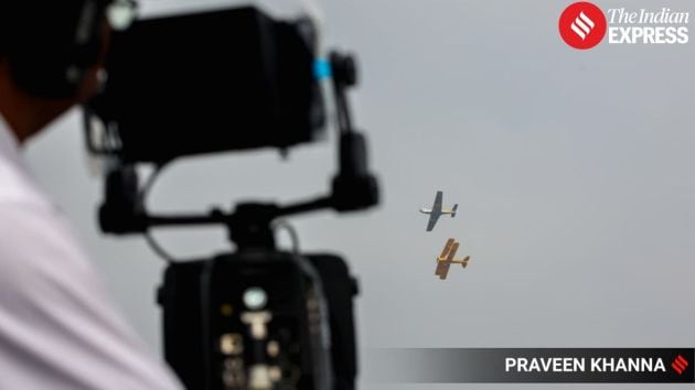 The HAL HT‑2 performs a brief aerobatic display