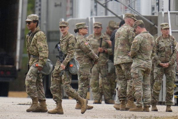 Texas National Guard troops arrive in Chicago ahead of deployment as legal battle continues