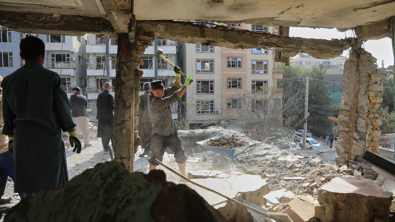 Pakistan and Afghanistan agree to immediate ceasefire after border clashes