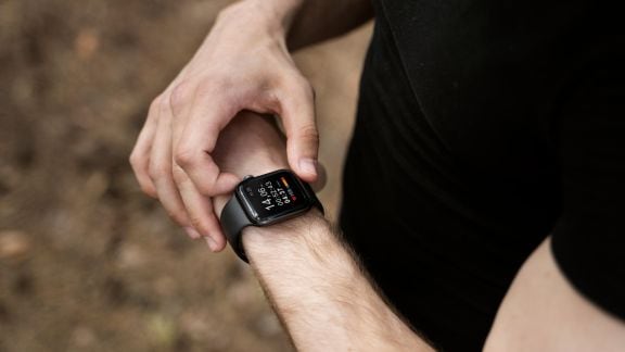 Sahil, 26, says his Apple Watch alerted him to a dangerously high heart rate - prompting a doctor visit that may have saved his life. (Image for representation: FreePik)