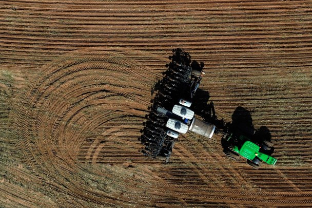 China agreed to purchase 25 million metric tons soybeans annually, says US