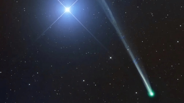 An image of C/2025 R2 (SWAN) captured on Sept. 15 close to the blue star Spica. (Image credit: Gerald Rhemann, Michael Jaeger)