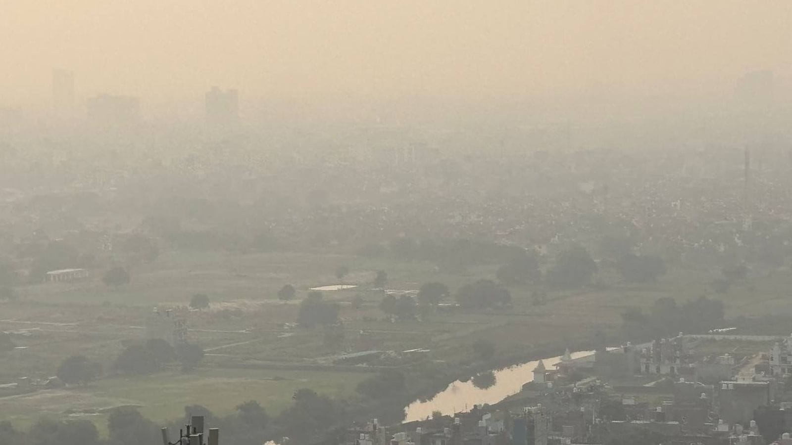 Delhi-NCR AQI (19 October 2025): Delhi air quality slips into ‘severe’ category ahead of Diwali; NCR pollution levels rise further