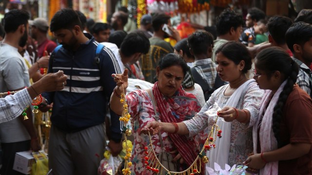 Chandigarh Diwali, Diwali celebrations, Diwali gifts, Diwali party, Diwali, Indian express news, current affairs