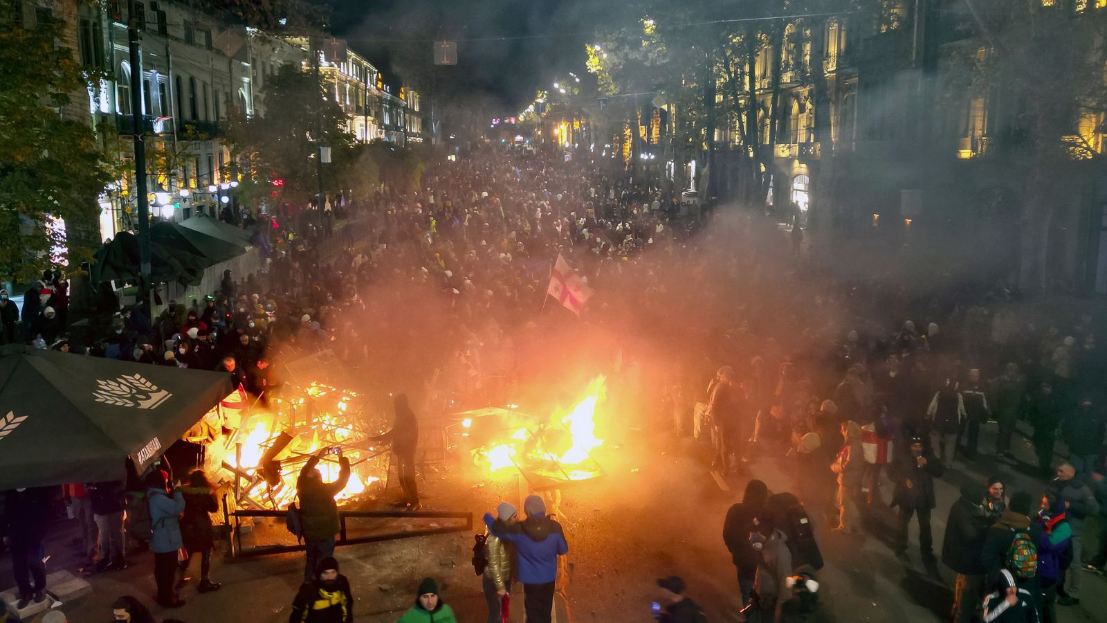 Georgian protesters try to breach Tbilisi Presidential palace amid election boycott, five arrested