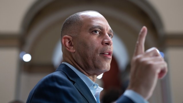January 6 rioter pardoned by Trump arrested for threatening to kill Democratic leader Hakeem Jeffries