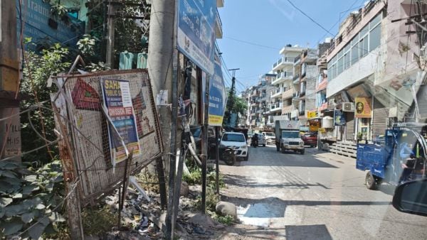 Gurgaon sec 21 entry lane