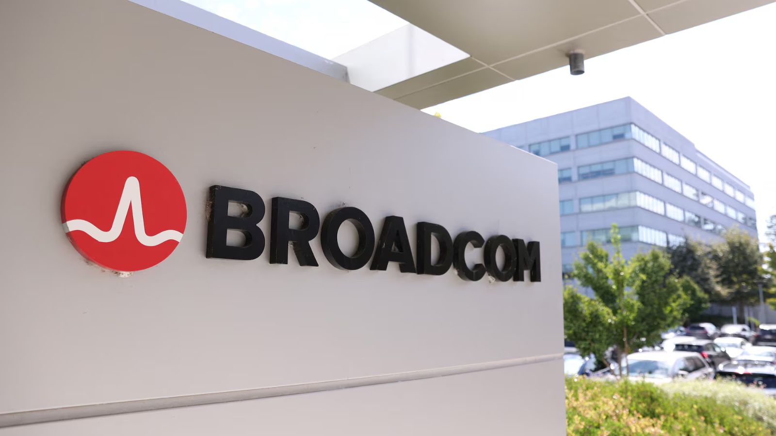 Broadcom to launch new networking chip, as battle with Nvidia intensifies
