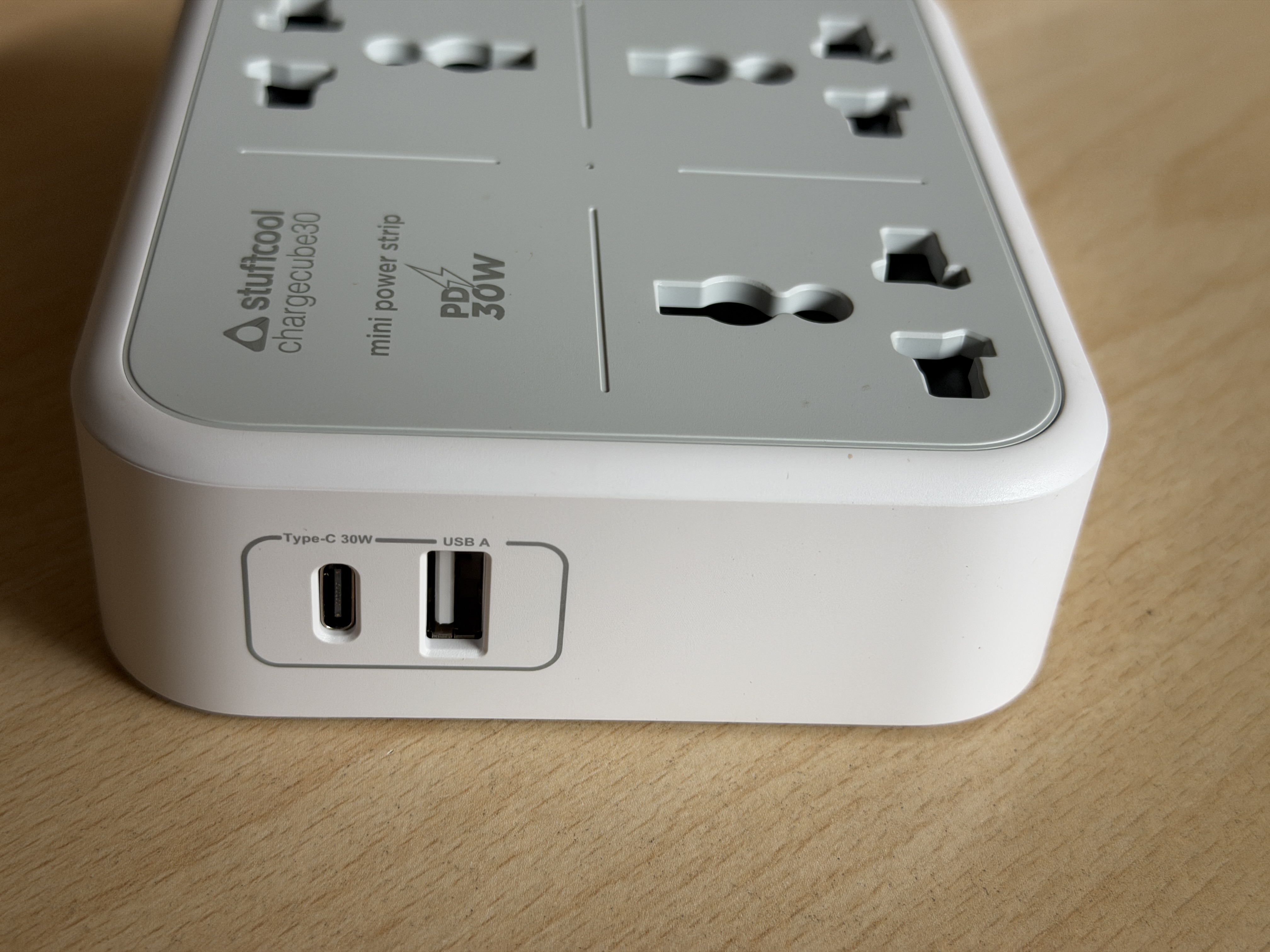 Stuffcool ChargeCube 30