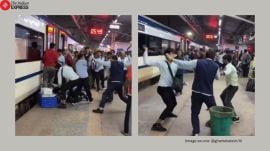IRCTC staff fight each other on Nizamuddin railway station platform