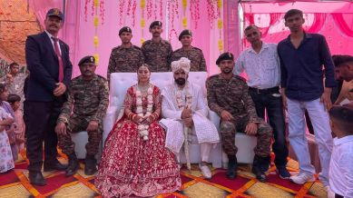 Martyr's colleagues perform brotherly rituals at his sister's wedding, give her Rs 5 lakh fixed deposit