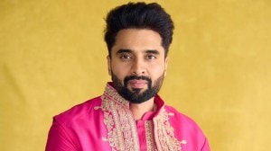 Jackky Bhagnani makes dosa