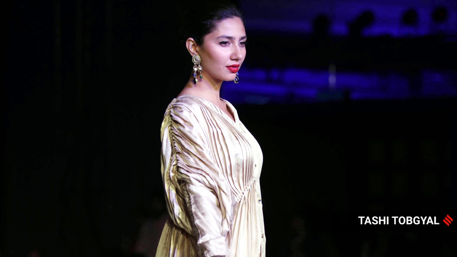 ‘Couldn’t even get up from bed to go to bathroom’: When Mahira Khan spoke about her bipolar disorder and taking antidepressants; why you must never stop medication abruptly