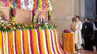 Yogi Adityanath government, Mayawati's praise for Yogi, Yogi Adityanath, Mayawati, Lucknow news, Uttar pradesh news, Indian express, Current affairs