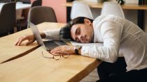Resting your brain may be just as powerful as sleeping, researchers say. (Image: FreePik)