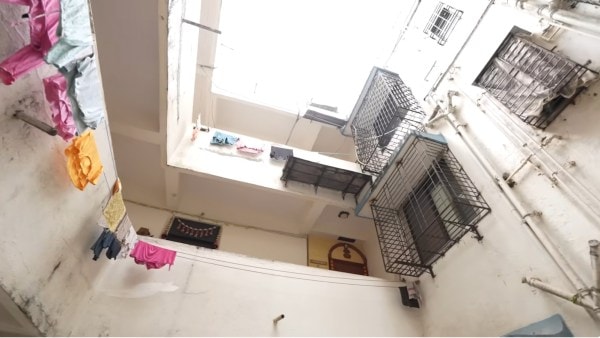 Farah Khan visited her old house