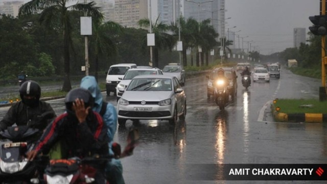 AQI in Mumbai breaches 100, Mumbai air pollution, Mumbai aqi, Mumbai air quality, Mumbai air, Mumbai Monsoon news, Mumbai, Maharashtra news, Indian express news