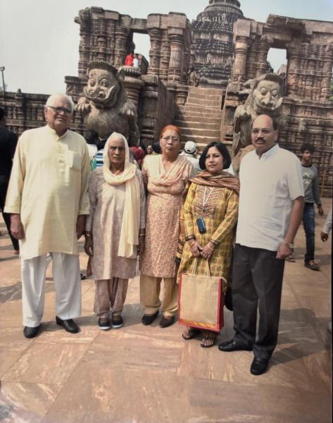 (From right): Justice Surya Kant, his wife Savita Sharma, sister Kamla Dev, mother Shashi Devi and father Madangopal at the Jagannath Temple. (Special Arrangement )