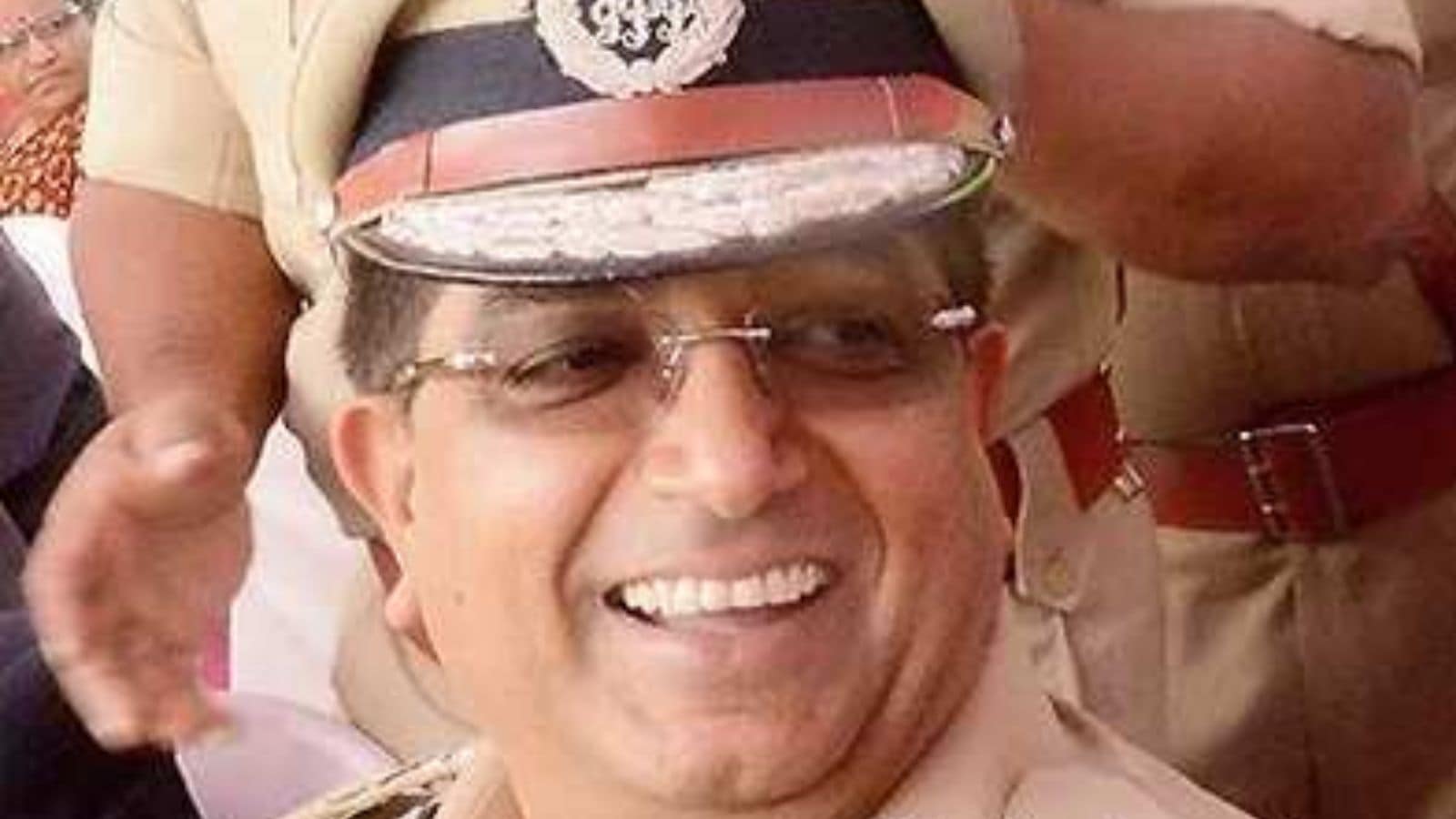 Former Bengaluru top cop lauds shoe hurling at CJI Gavai, apologises after online backlash 