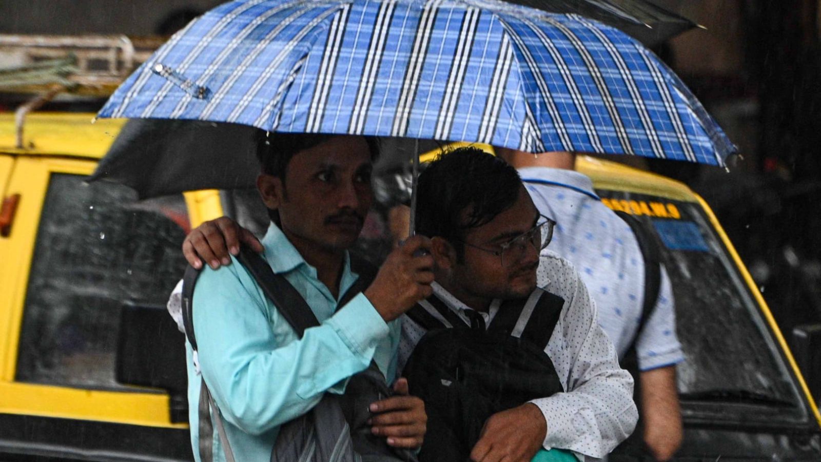 Mumbai Weather Update: Showers Expected; Hotel Manager Booked