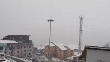 The weather office has issued an orange warning of heavy to very heavy rains accompanied with thunderstorm