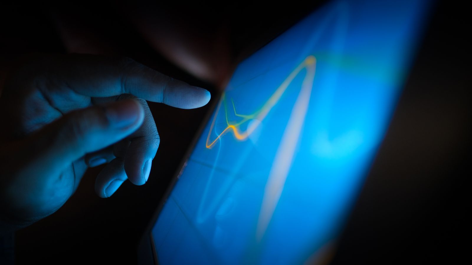 The DGP urged parents to set predictable routines: no phones at dinner, no screens an hour before sleep, and device-free zones for homework and family time.