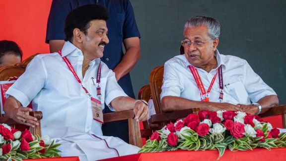 (From left to right) Tamil Nadu CM M K Stalin and Kerala CM Pinarayi Vijayan