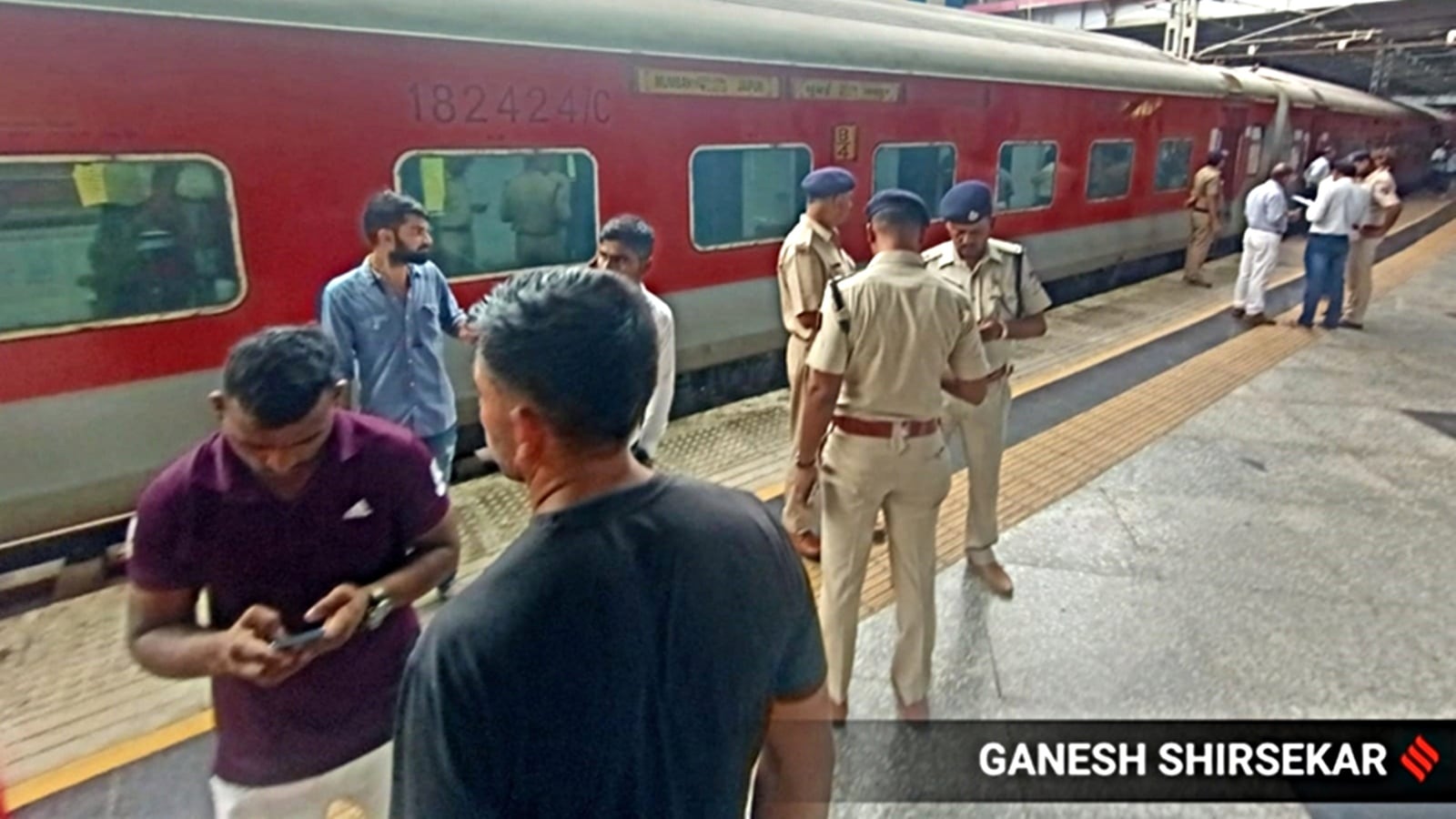 4 killed on Jaipur-Mumbai train: Army man says saw former RPF cop shoot at his senior 4 killed on Jaipur-Mumbai train: Army man says saw former RPF cop shoot at his senior