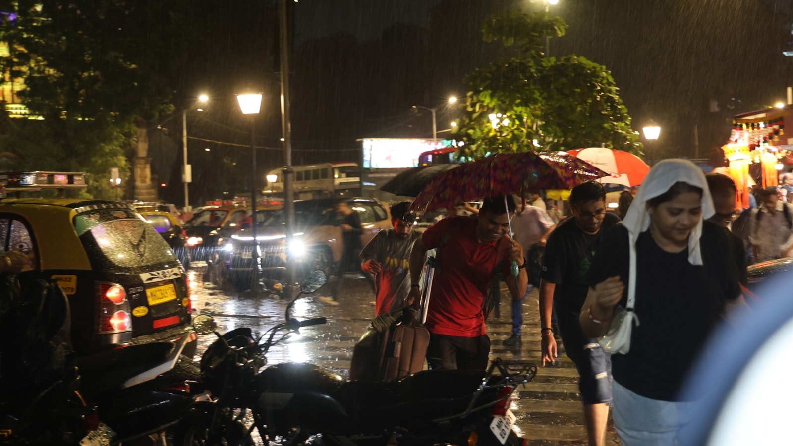 Heavy rain lash Mumbai, over 50-mm rain in several pockets