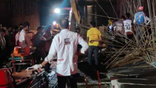 District fire and emergency response teams, along with residents, rushed to the spot, but could not save the workers.