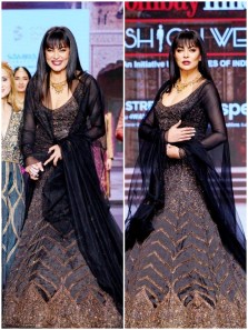Sushmita Sen walks the ramp like a ‘Devi’, fans compares her with Aishwarya