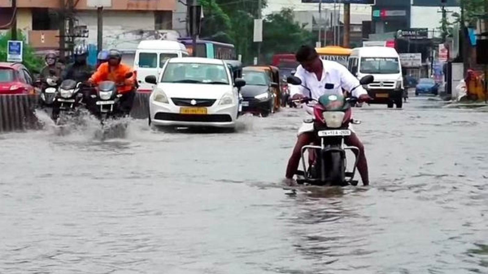 Tamil Nadu Weather Alert: Heavy Rains and Cyclone Update