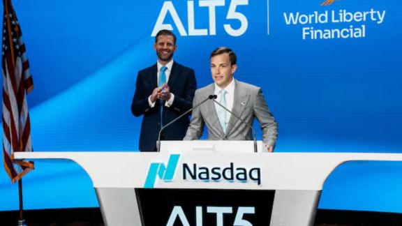Zach Witkoff, Co-Founder and CEO of World Liberty Financial delivers remarks, as Eric Trump applauds, before ringing the opening bell to celebrate the closing of ALT5’s $1.5 billion offering and adoption of its $WLFI Treasury Strategy at the Nasdaq Market, in New York City, US (REUTERS/Eduardo Munoz)