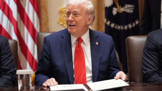 Donald Trump says he's planning to travel to Egypt for official signing of Gaza ceasefire deal