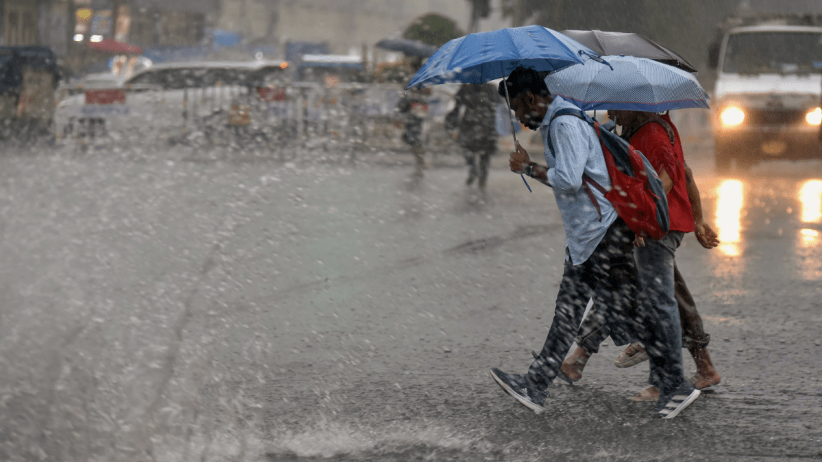 UP Weather alert: Heavy rain likely in UP, IMD issues yellow alert