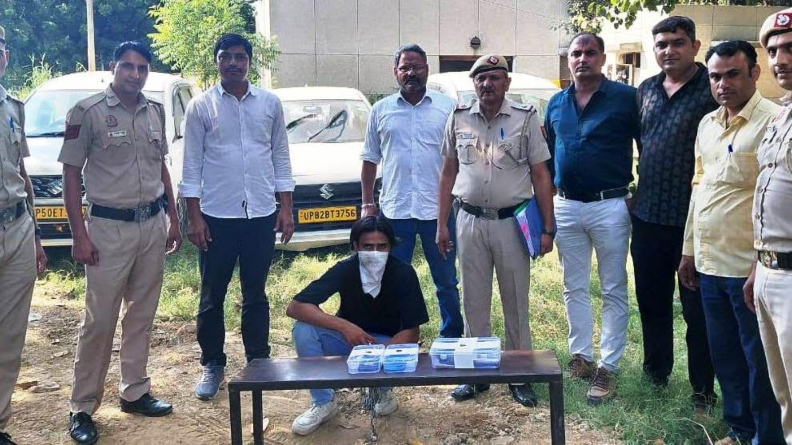 Delhi Police Arrest Carjacking Gang Using Women