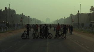 Delhi’s air quality improved to an AQI of 164, placing it in the ‘moderately polluted’ range.