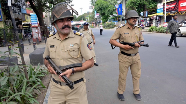 Two businessmen were robbed at knifepoint in separate incidents in Pune’s Sadashiv Peth and Bibwewadi, losing ₹1.3 lakh and ₹45,000, respectively.
