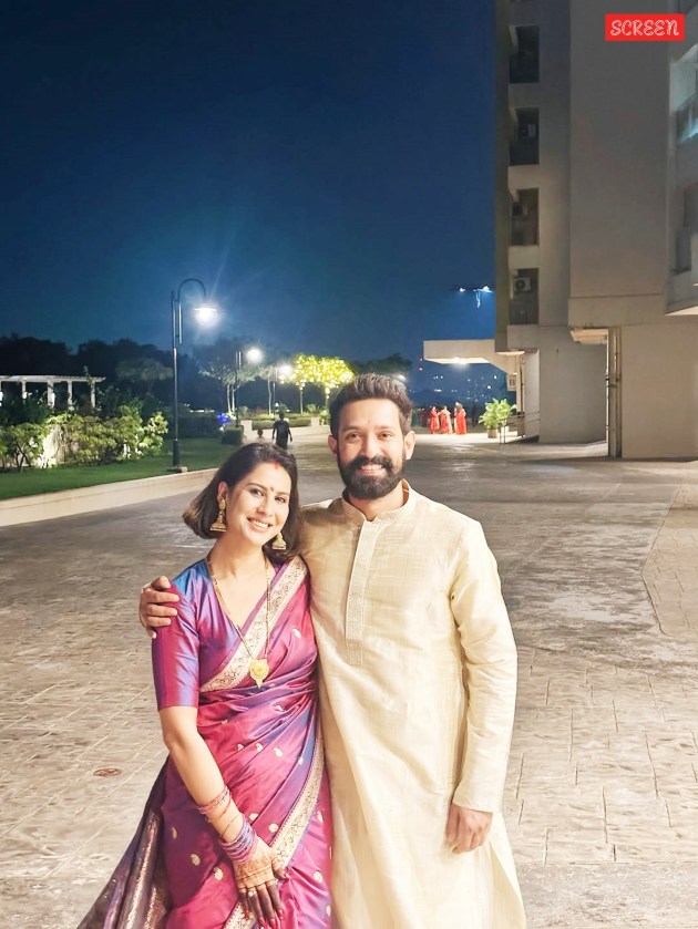 Vikrant Massey,Sheetal Thakur