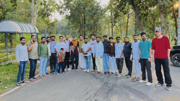 Pahalgam attack, Pahalgam terror attack, Pahalgam terror attack rescuer, Pahalgam terror attack rescuer gets warm welcome in Chhattisgarh, Chhattisgarh, Nazakat Ahmed Shah, Indian express news, current affairs