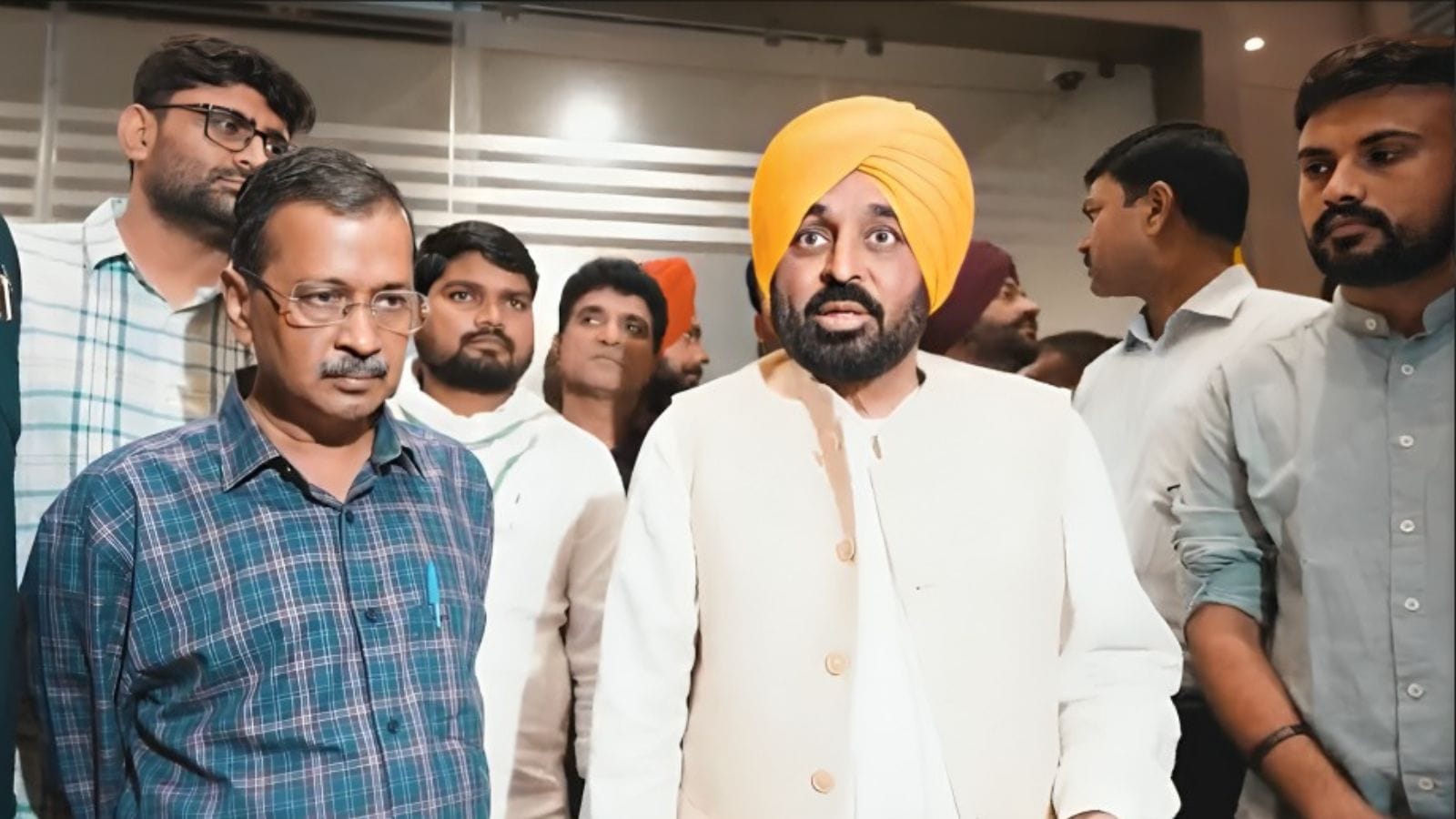 ‘We stand with them…’: Kejriwal, Mann in state for farmers’ meet