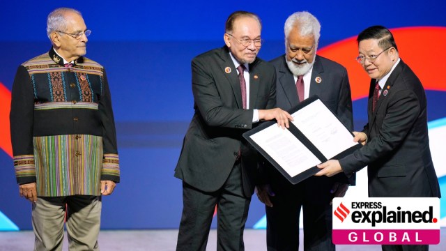 East Timor 11th Member of ASEAN: East Timor President Jose Ramos-Horta, left, looks at Malaysia's Prime Minister Anwar Ibrahim, second left, East Timor Prime Minister Kay Rala Xanana Gusmao, second right, and China's Premier Li Qiang pose for a photo during the signing ceremony of the Declaration on the Admission of East Timor into ASEAN at the 47th ASEAN summit, in Kuala Lumpur, Malaysia, Sunday, Oct. 26, 2025. (AP Photo/Vincent Thian)