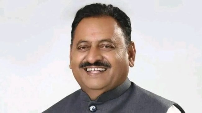 Babasaheb, Devendra Fadnavis, Devendra Fadnavis government, Balasaheb Patil, Maharashtra cabinet, Mahayuti ministers land alliance in trouble, Mahayuti, Mumbai news, Maharashtra news, Indian express, current affairs