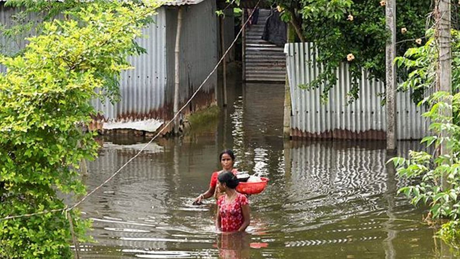North bengal floods mamata banerjee visit