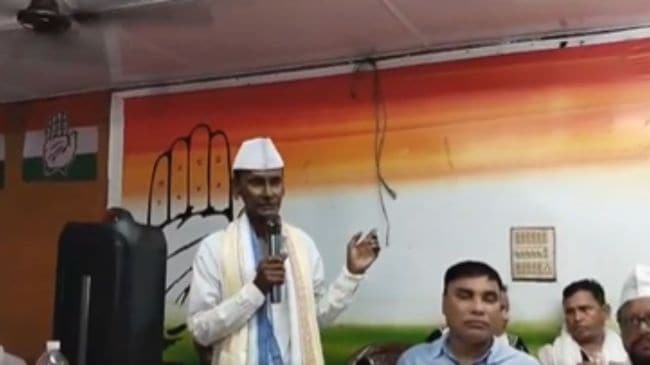 bidu bhushan das who sang Amar Sonar Bangla