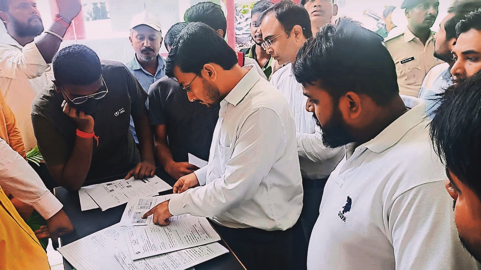 गोवा में सिविल सेवकों के स्थानांतरण पर कांग्रेस की आपत्ति