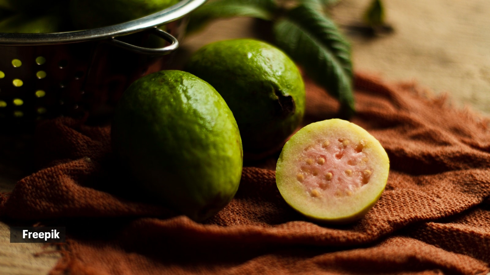 Pink vs white guava: Which is better for diabetics?