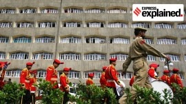 Policemen attend a guard of honour ceremony outside the civil secretariat complex on the first day of the Darbar Move in Srinagar in 2013.