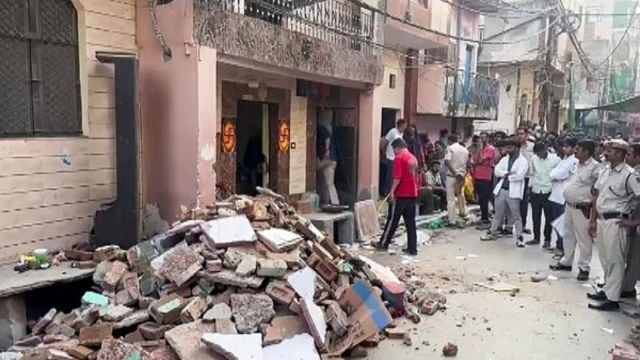 delhi, uttam nagar, delhi building collapse