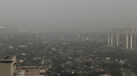 Delhi woke up to light fog on Wednesday morning